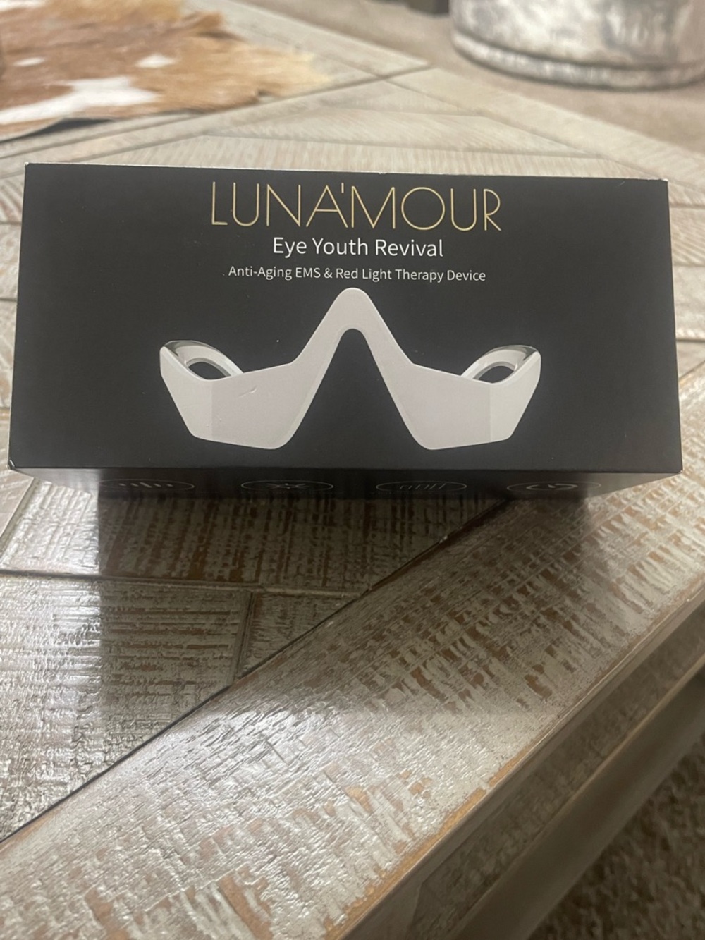 Luna'Mour Eye Youth Revival Anti-Aging EMS & Red Light Therapy Device